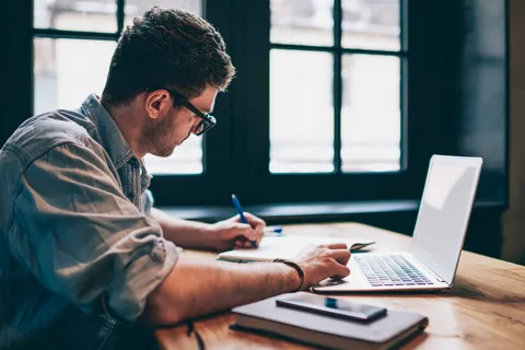 How to Choose the Perfect Publisher for Your Manuscript in 2025